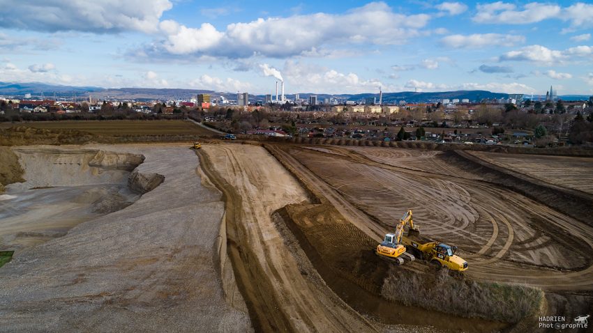 Chantier de décapage pour exploitation de gravière